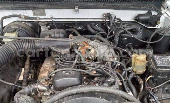 Nunua Ilio tumika Toyota Hilux Nyeupe Gari ndani ya Dar es Salaam nchini Dar es Salaam Nunua Ilio tumika Toyota Hilux Nyeupe Gari ndani ya Dar es Salaam nchini Dar es Salaam