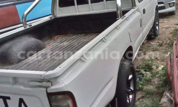 Nunua Ilio tumika Toyota Hilux Nyeupe Gari ndani ya Dar es Salaam nchini Dar es Salaam Nunua Ilio tumika Toyota Hilux Nyeupe Gari ndani ya Dar es Salaam nchini Dar es Salaam