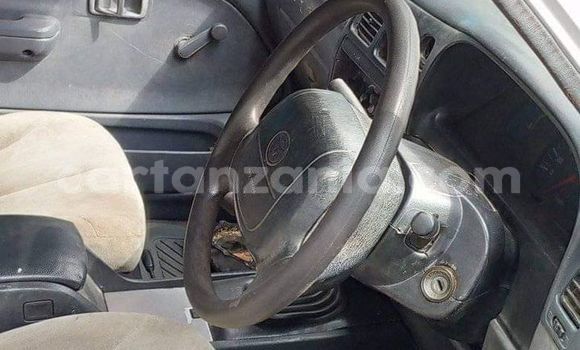 Nunua Ilio tumika Toyota Hilux Nyeupe Gari ndani ya Dar es Salaam nchini Dar es Salaam Nunua Ilio tumika Toyota Hilux Nyeupe Gari ndani ya Dar es Salaam nchini Dar es Salaam