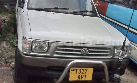 Nunua Ilio tumika Toyota Hilux Nyeupe Gari ndani ya Dar es Salaam nchini Dar es Salaam Nunua Ilio tumika Toyota Hilux Nyeupe Gari ndani ya Dar es Salaam nchini Dar es Salaam