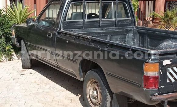 Nunua Ilio tumika Toyota Hilux Nyeusi Gari ndani ya Dar es Salaam nchini Dar es Salaam Nunua Ilio tumika Toyota Hilux Nyeusi Gari ndani ya Dar es Salaam nchini Dar es Salaam