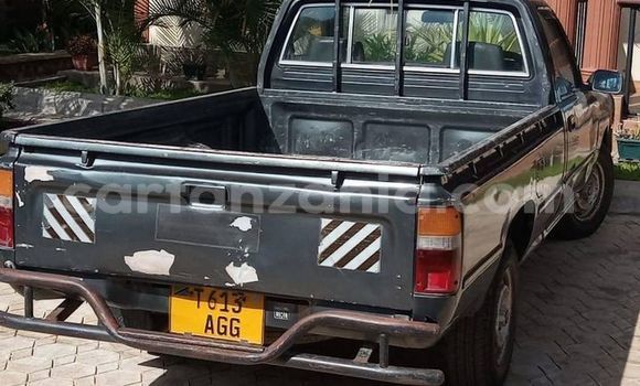 Nunua Ilio tumika Toyota Hilux Nyeusi Gari ndani ya Dar es Salaam nchini Dar es Salaam Nunua Ilio tumika Toyota Hilux Nyeusi Gari ndani ya Dar es Salaam nchini Dar es Salaam
