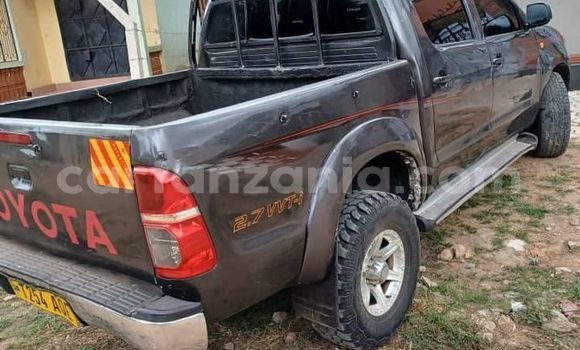 Nunua Ilio tumika Toyota Hilux Nyeusi Gari ndani ya Dar es Salaam nchini Dar es Salaam Nunua Ilio tumika Toyota Hilux Nyeusi Gari ndani ya Dar es Salaam nchini Dar es Salaam