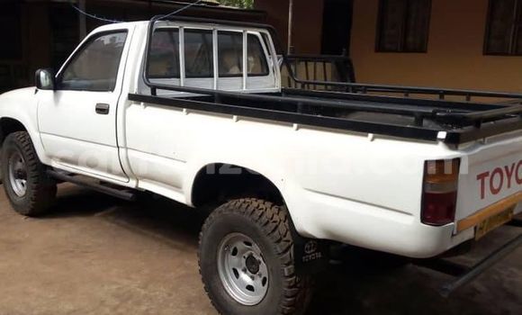 Buy Used Toyota Hilux White Car in Dar es Salaam in Dar es Salaam Buy Used Toyota Hilux White Car in Dar es Salaam in Dar es Salaam