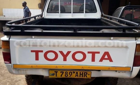 Nunua Ilio tumika Toyota Hilux Nyeupe Gari ndani ya Dar es Salaam nchini Dar es Salaam Nunua Ilio tumika Toyota Hilux Nyeupe Gari ndani ya Dar es Salaam nchini Dar es Salaam