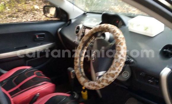 Nunua Ilio tumika Toyota IST Nyeusi Gari ndani ya Dar es Salaam nchini Dar es Salaam Nunua Ilio tumika Toyota IST Nyeusi Gari ndani ya Dar es Salaam nchini Dar es Salaam