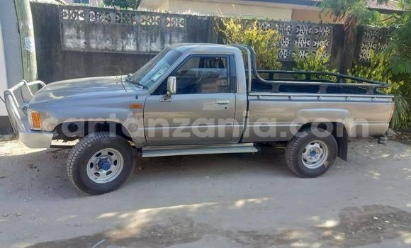 Nunua Ilio tumika Toyota Hilux Nyingine Gari ndani ya Moshi nchini Kilimanjaro