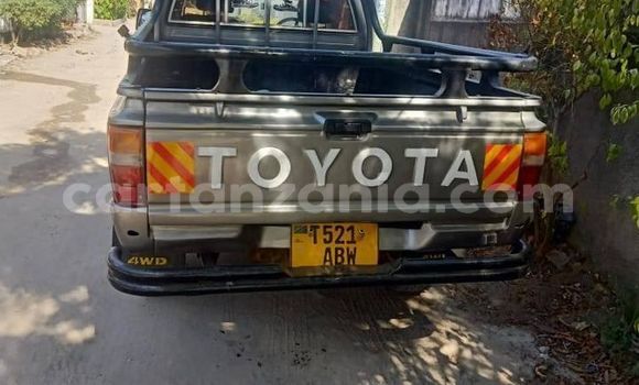 Nunua Ilio tumika Toyota Hilux Nyingine Gari ndani ya Moshi nchini Kilimanjaro Nunua Ilio tumika Toyota Hilux Nyingine Gari ndani ya Moshi nchini Kilimanjaro