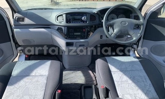 Nunua Ilio tumika Toyota Hiace Fedha Gari ndani ya Mwanza nchini Mwanza Nunua Ilio tumika Toyota Hiace Fedha Gari ndani ya Mwanza nchini Mwanza