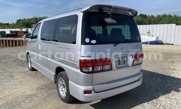 Nunua Ilio tumika Toyota Hiace Fedha Gari ndani ya Mwanza nchini Mwanza Nunua Ilio tumika Toyota Hiace Fedha Gari ndani ya Mwanza nchini Mwanza