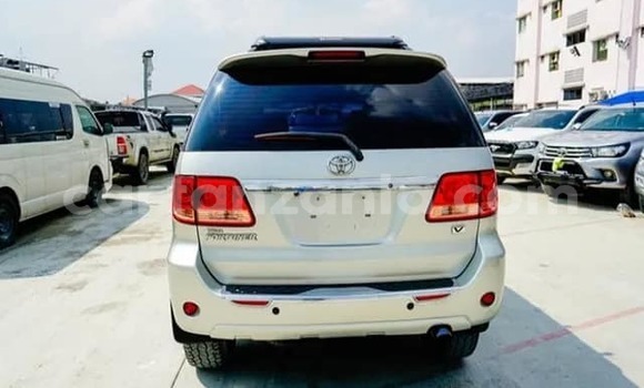 Nunua Ilio tumika Toyota Fortuner Fedha Gari ndani ya Mwanza nchini Mwanza Nunua Ilio tumika Toyota Fortuner Fedha Gari ndani ya Mwanza nchini Mwanza