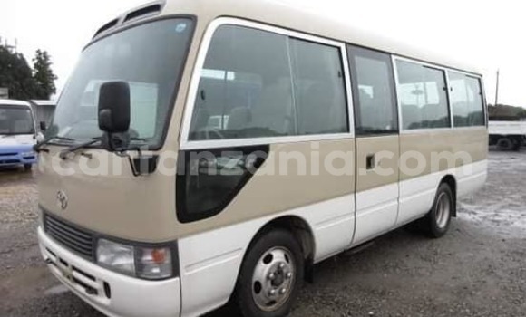 Nunua Ilio tumika Toyota Coaster Brown Gari ndani ya Mwanza nchini Mwanza Nunua Ilio tumika Toyota Coaster Brown Gari ndani ya Mwanza nchini Mwanza