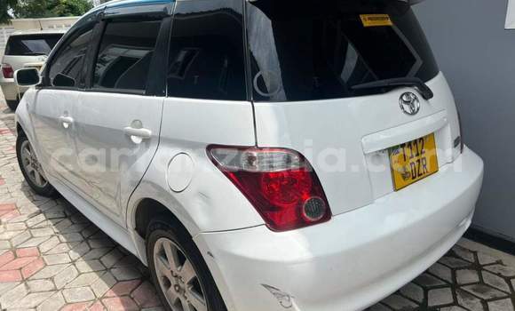 Nunua Ilio tumika Toyota IST Nyeupe Gari ndani ya Dar es Salaam nchini Dar es Salaam Nunua Ilio tumika Toyota IST Nyeupe Gari ndani ya Dar es Salaam nchini Dar es Salaam