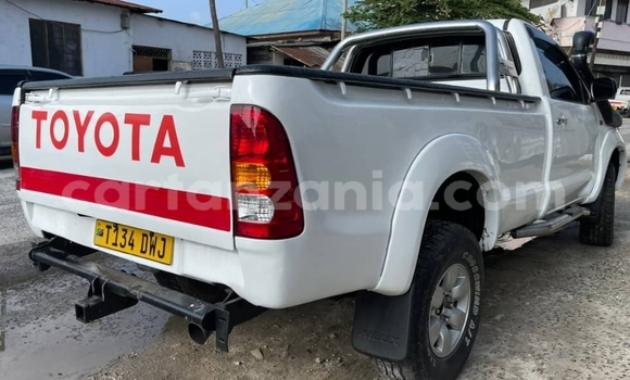 Buy Used Toyota Hilux White Car in Dar es Salaam in Dar es Salaam Buy Used Toyota Hilux White Car in Dar es Salaam in Dar es Salaam