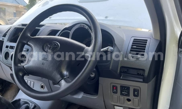 Buy Used Toyota Hilux White Car in Dar es Salaam in Dar es Salaam Buy Used Toyota Hilux White Car in Dar es Salaam in Dar es Salaam