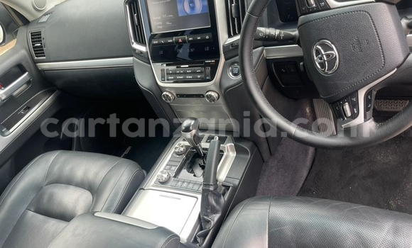 Nunua Mpya Toyota Land Cruiser Nyeupe Gari ndani ya Dar es Salaam nchini Dar es Salaam Nunua Mpya Toyota Land Cruiser Nyeupe Gari ndani ya Dar es Salaam nchini Dar es Salaam