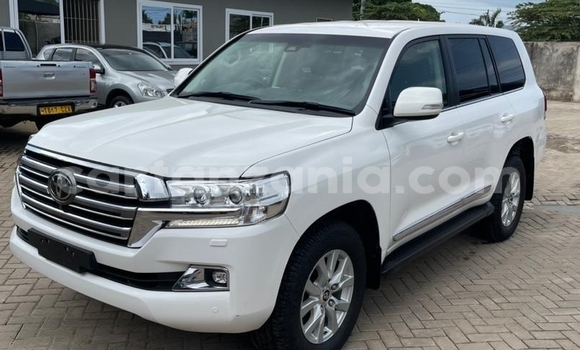 Nunua Mpya Toyota Land Cruiser Nyeupe Gari ndani ya Dar es Salaam nchini Dar es Salaam Nunua Mpya Toyota Land Cruiser Nyeupe Gari ndani ya Dar es Salaam nchini Dar es Salaam