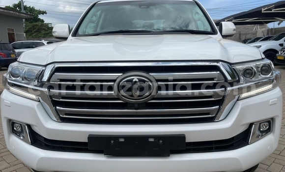 Nunua Mpya Toyota Land Cruiser Nyeupe Gari ndani ya Dar es Salaam nchini Dar es Salaam Nunua Mpya Toyota Land Cruiser Nyeupe Gari ndani ya Dar es Salaam nchini Dar es Salaam