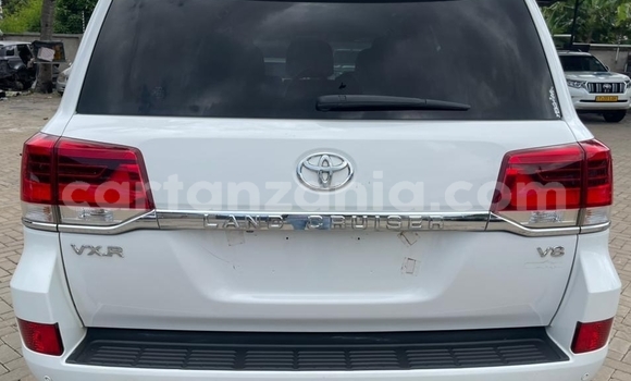 Nunua Mpya Toyota Land Cruiser Nyeupe Gari ndani ya Dar es Salaam nchini Dar es Salaam Nunua Mpya Toyota Land Cruiser Nyeupe Gari ndani ya Dar es Salaam nchini Dar es Salaam