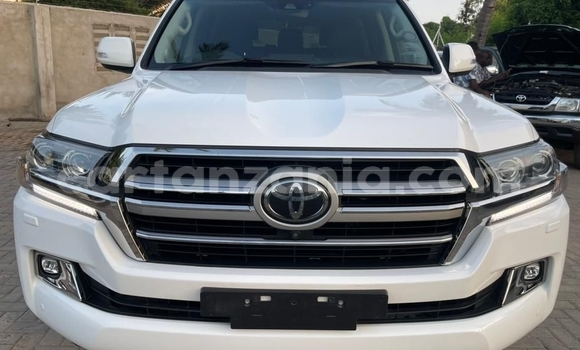 Nunua Mpya Toyota Land Cruiser Nyeupe Gari ndani ya Dar es Salaam nchini Dar es Salaam Nunua Mpya Toyota Land Cruiser Nyeupe Gari ndani ya Dar es Salaam nchini Dar es Salaam