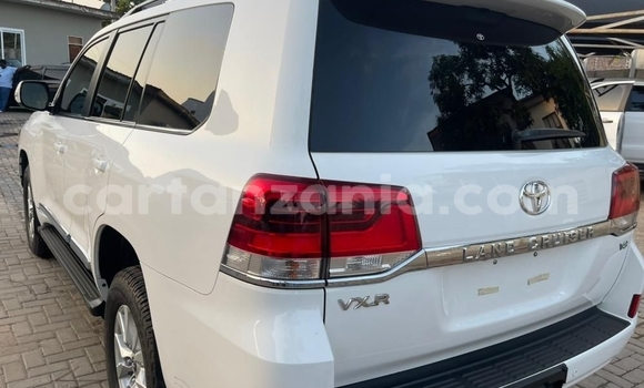 Nunua Mpya Toyota Land Cruiser Nyeupe Gari ndani ya Dar es Salaam nchini Dar es Salaam Nunua Mpya Toyota Land Cruiser Nyeupe Gari ndani ya Dar es Salaam nchini Dar es Salaam