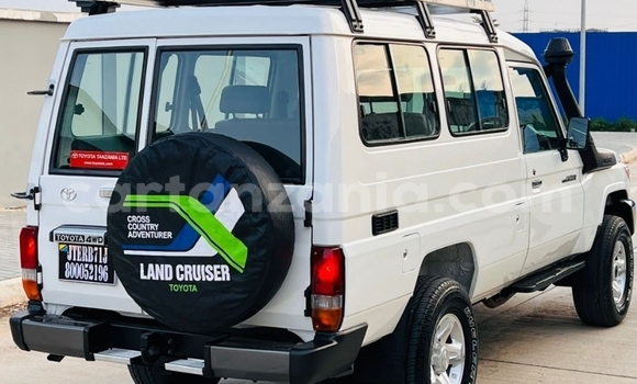 Buy Used Toyota Land Cruiser White Car in Dar es Salaam in Dar es Salaam Buy Used Toyota Land Cruiser White Car in Dar es Salaam in Dar es Salaam