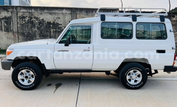 Buy Used Toyota Land Cruiser White Car in Dar es Salaam in Dar es Salaam Buy Used Toyota Land Cruiser White Car in Dar es Salaam in Dar es Salaam