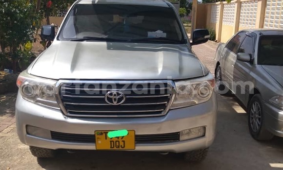 Buy Used Toyota Land Cruiser Silver Car in Dar es Salaam in Dar es Salaam