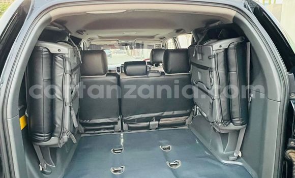 Nunua Ilio tumika Toyota Land Cruiser Prado Nyeusi Gari ndani ya Dar es Salaam nchini Dar es Salaam Nunua Ilio tumika Toyota Land Cruiser Prado Nyeusi Gari ndani ya Dar es Salaam nchini Dar es Salaam