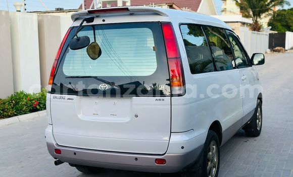 Nunua Imported Toyota Noah Nyingine Gari ndani ya Dar es Salaam nchini Dar es Salaam Nunua Imported Toyota Noah Nyingine Gari ndani ya Dar es Salaam nchini Dar es Salaam
