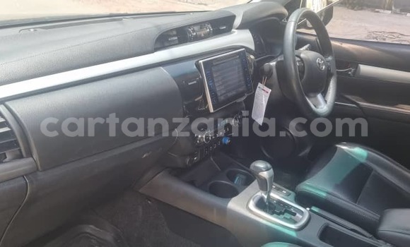 Nunua Ilio tumika Toyota Hilux Nyeusi Gari ndani ya Dar es Salaam nchini Dar es Salaam Nunua Ilio tumika Toyota Hilux Nyeusi Gari ndani ya Dar es Salaam nchini Dar es Salaam