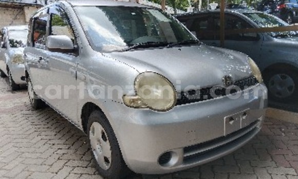 Buy Import Toyota Sienta Silver Car in Dar es Salaam in Dar es Salaam Buy Import Toyota Sienta Silver Car in Dar es Salaam in Dar es Salaam