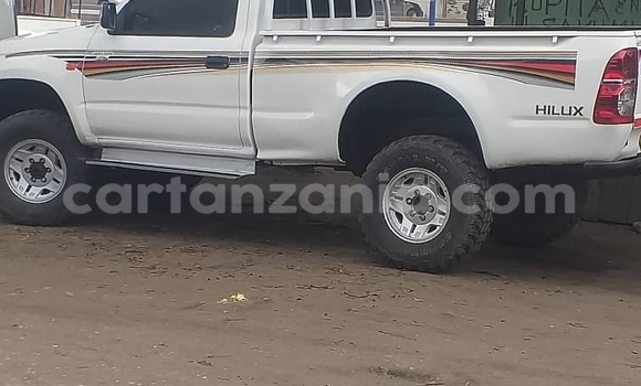 Nunua Ilio tumika Toyota Hilux Nyeupe Gari ndani ya Dar es Salaam nchini Dar es Salaam Nunua Ilio tumika Toyota Hilux Nyeupe Gari ndani ya Dar es Salaam nchini Dar es Salaam
