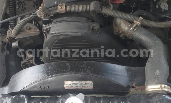 Nunua Ilio tumika Toyota Hilux Nyeupe Gari ndani ya Dar es Salaam nchini Dar es Salaam Nunua Ilio tumika Toyota Hilux Nyeupe Gari ndani ya Dar es Salaam nchini Dar es Salaam