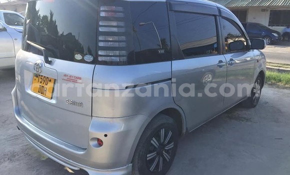 Buy Used Toyota Sienta Silver Car in Dar es Salaam in Dar es Salaam Buy Used Toyota Sienta Silver Car in Dar es Salaam in Dar es Salaam