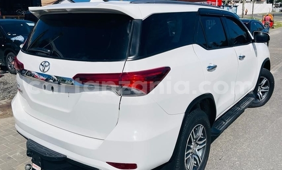 Nunua Mpya Toyota Fortuner Nyeupe Gari ndani ya Dar es Salaam nchini Dar es Salaam Nunua Mpya Toyota Fortuner Nyeupe Gari ndani ya Dar es Salaam nchini Dar es Salaam