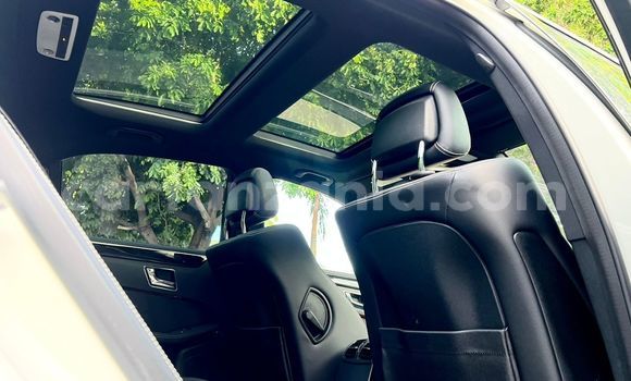 Nunua Imported MercedesâBenz EâClass Nyeupe Gari ndani ya Dar es Salaam nchini Dar es Salaam Nunua Imported MercedesâBenz EâClass Nyeupe Gari ndani ya Dar es Salaam nchini Dar es Salaam