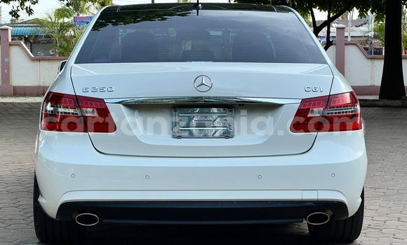 Nunua Imported MercedesâBenz EâClass Nyeupe Gari ndani ya Dar es Salaam nchini Dar es Salaam Nunua Imported MercedesâBenz EâClass Nyeupe Gari ndani ya Dar es Salaam nchini Dar es Salaam