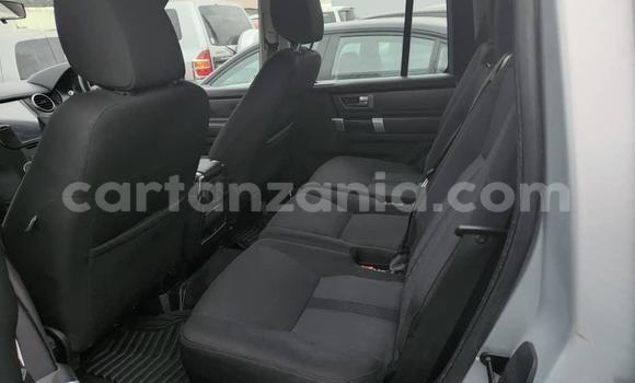 Buy New Land Rover Discovery Silver Car in Dar es Salaam in Dar es Salaam Buy New Land Rover Discovery Silver Car in Dar es Salaam in Dar es Salaam