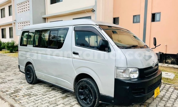 Nunua Ilio tumika Toyota Hiace Nyeupe Gari ndani ya Dar es Salaam nchini Dar es Salaam Nunua Ilio tumika Toyota Hiace Nyeupe Gari ndani ya Dar es Salaam nchini Dar es Salaam