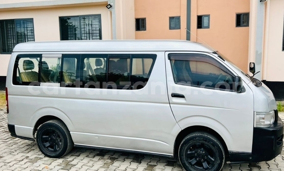 Nunua Ilio tumika Toyota Hiace Nyeupe Gari ndani ya Dar es Salaam nchini Dar es Salaam Nunua Ilio tumika Toyota Hiace Nyeupe Gari ndani ya Dar es Salaam nchini Dar es Salaam