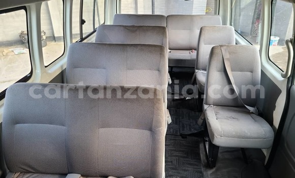 Buy Import Toyota Hiace White Car in Dar es Salaam in Dar es Salaam Buy Import Toyota Hiace White Car in Dar es Salaam in Dar es Salaam