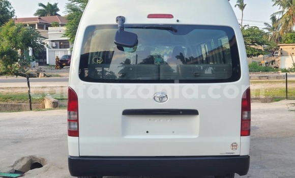 Buy Import Toyota Hiace White Car in Dar es Salaam in Dar es Salaam Buy Import Toyota Hiace White Car in Dar es Salaam in Dar es Salaam