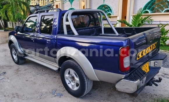 Buy Used Nissan Navara Blue Car in Dar es Salaam in Dar es Salaam Buy Used Nissan Navara Blue Car in Dar es Salaam in Dar es Salaam