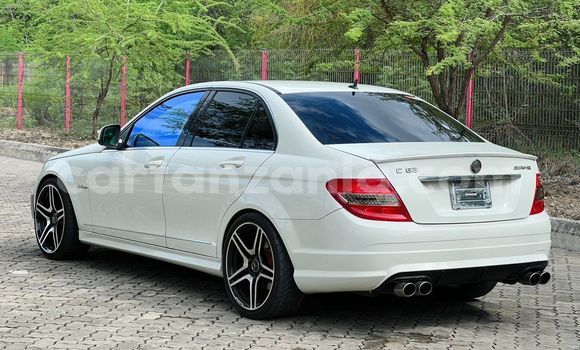 Nunua Imported Mercedes-Benz C-Classe Nyeupe Gari ndani ya Dar es Salaam nchini Dar es Salaam Nunua Imported Mercedes-Benz C-Classe Nyeupe Gari ndani ya Dar es Salaam nchini Dar es Salaam