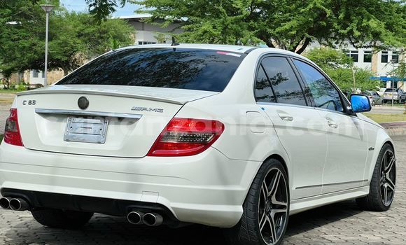 Nunua Imported Mercedes-Benz C-Classe Nyeupe Gari ndani ya Dar es Salaam nchini Dar es Salaam Nunua Imported Mercedes-Benz C-Classe Nyeupe Gari ndani ya Dar es Salaam nchini Dar es Salaam