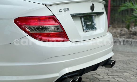Nunua Imported Mercedes-Benz C-Classe Nyeupe Gari ndani ya Dar es Salaam nchini Dar es Salaam Nunua Imported Mercedes-Benz C-Classe Nyeupe Gari ndani ya Dar es Salaam nchini Dar es Salaam