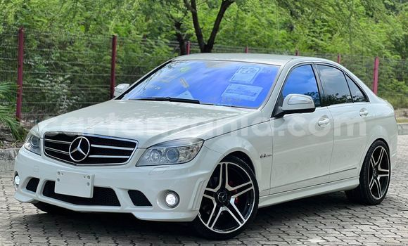 Nunua Imported Mercedes-Benz C-Classe Nyeupe Gari ndani ya Dar es Salaam nchini Dar es Salaam Nunua Imported Mercedes-Benz C-Classe Nyeupe Gari ndani ya Dar es Salaam nchini Dar es Salaam