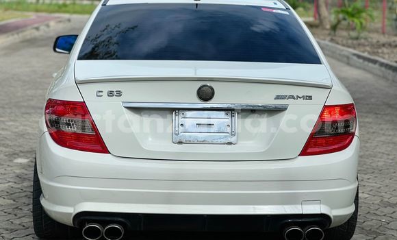 Nunua Imported Mercedes-Benz C-Classe Nyeupe Gari ndani ya Dar es Salaam nchini Dar es Salaam Nunua Imported Mercedes-Benz C-Classe Nyeupe Gari ndani ya Dar es Salaam nchini Dar es Salaam