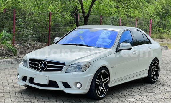 Nunua Imported Mercedes-Benz C-Classe Nyeupe Gari ndani ya Dar es Salaam nchini Dar es Salaam Nunua Imported Mercedes-Benz C-Classe Nyeupe Gari ndani ya Dar es Salaam nchini Dar es Salaam